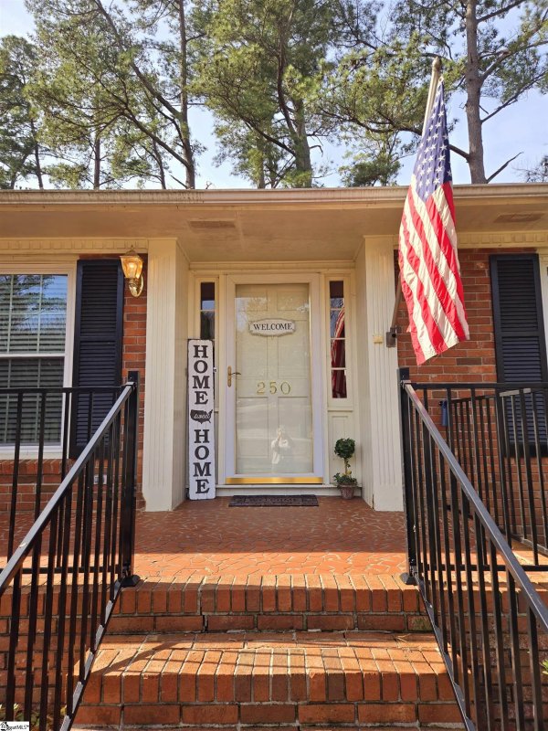 Property image 2 at 250 Winfield Drive, Spartanburg, SC 29307