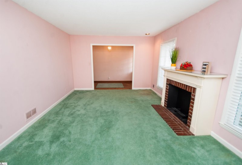 Property image 3 at 250 Winfield Drive, Spartanburg, SC 29307