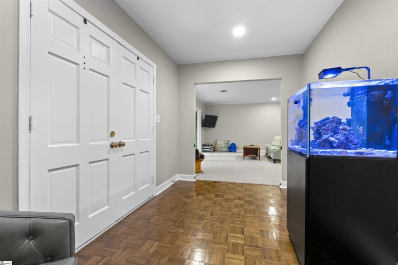 Property image 3 at 17 Woodhaven Drive, Greenville, SC 29609