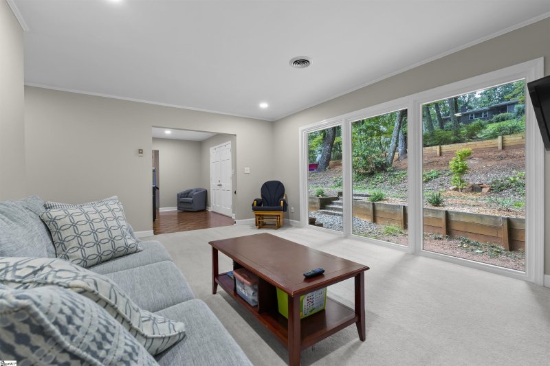 Property image 5 at 17 Woodhaven Drive, Greenville, SC 29609