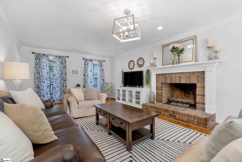 Property image 2 at 203 Pelham Falls Drive, Greer, SC 29651