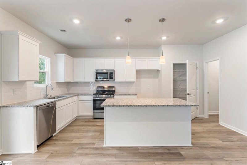 Property image 2 at 2045 Mayfair Mill Avenue, Spartanburg, SC 29320