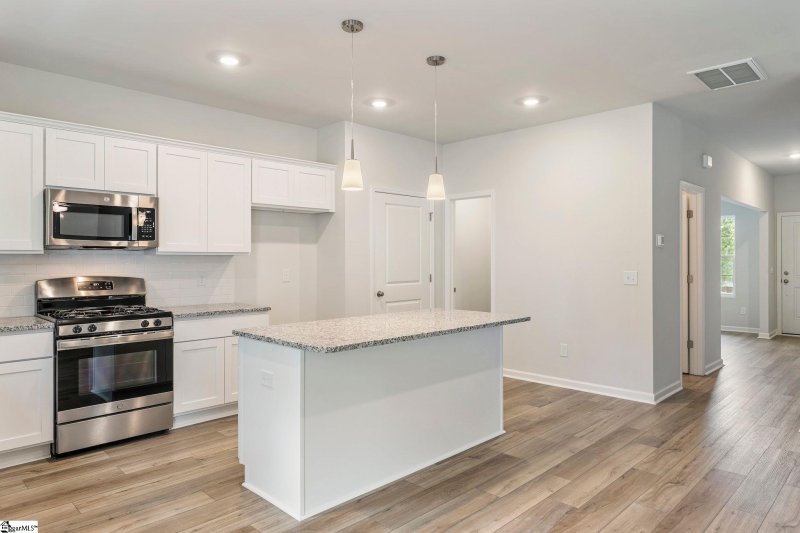 Property image 3 at 2045 Mayfair Mill Avenue, Spartanburg, SC 29320