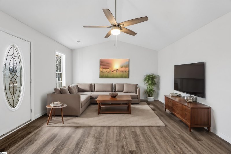 Property image 3 at 305 Kingfisher Drive, Simpsonville, SC 29680-6397