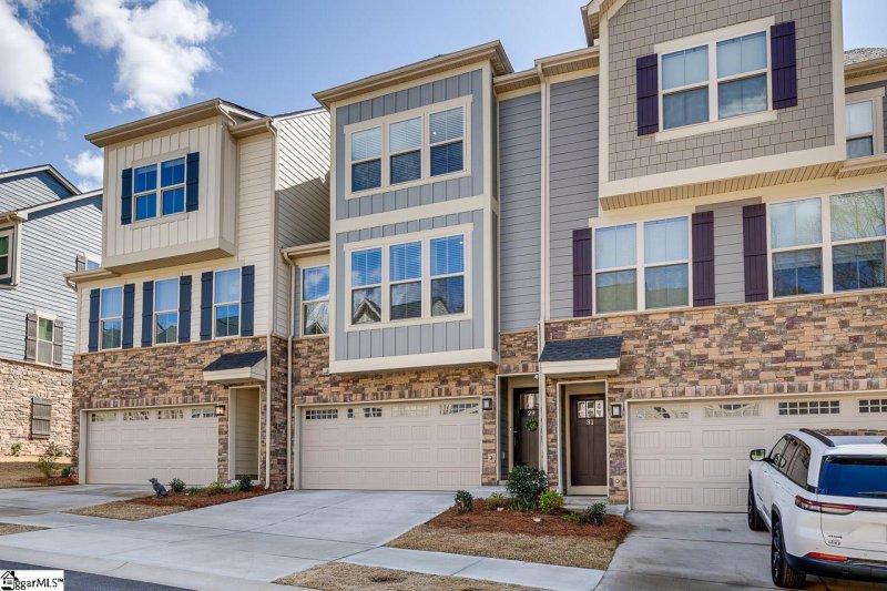 Property image 3 at 29 Questover Drive, Greenville, SC 29607