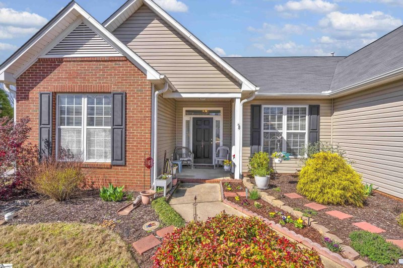 Property image 2 at 102 Meadowlands Way, Greenville, SC 29615