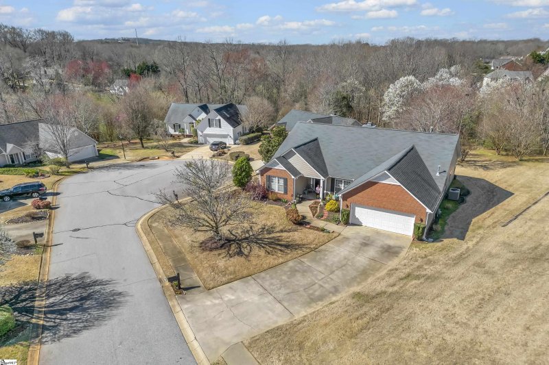 Property image 3 at 102 Meadowlands Way, Greenville, SC 29615