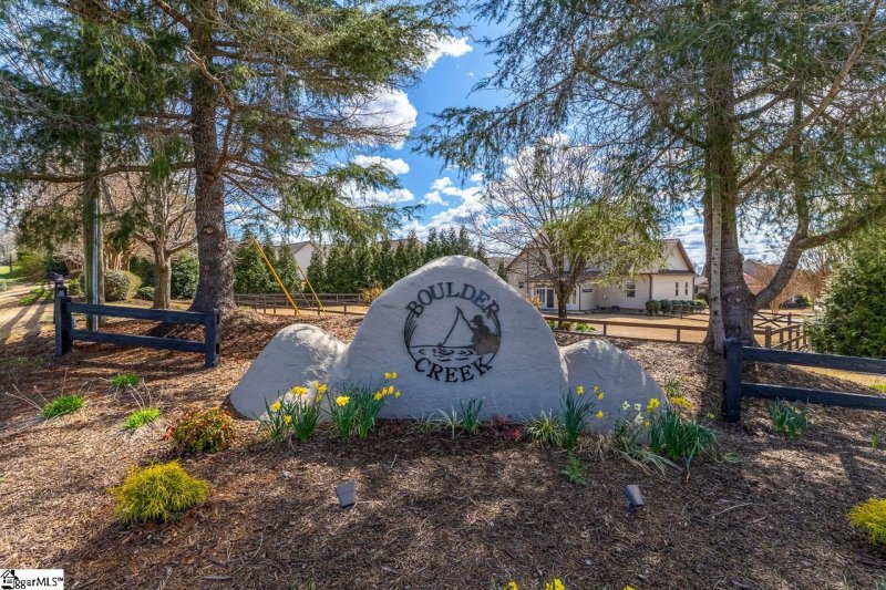 Property image 3 at 301 Mellow Way, Greer, SC 29651