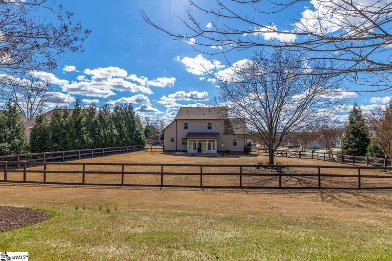 Property image 4 at 301 Mellow Way, Greer, SC 29651