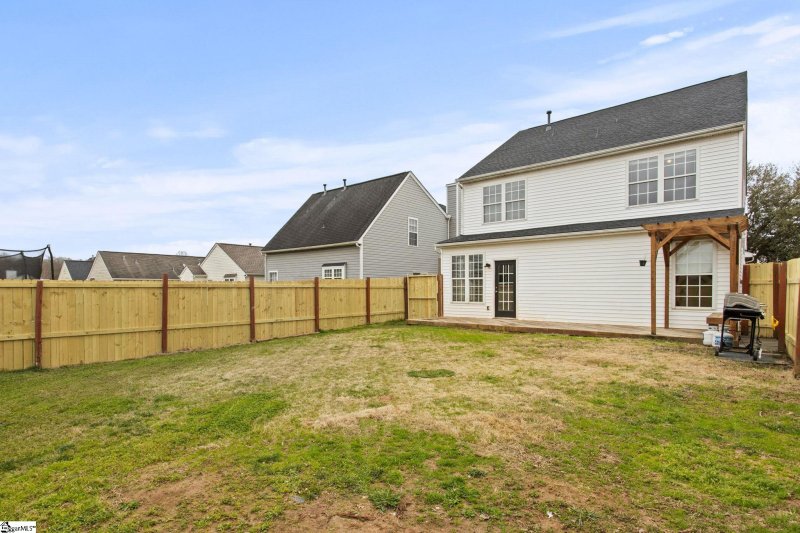 Property image 5 at 403 Glenlea Lane, Greenville, SC 29617