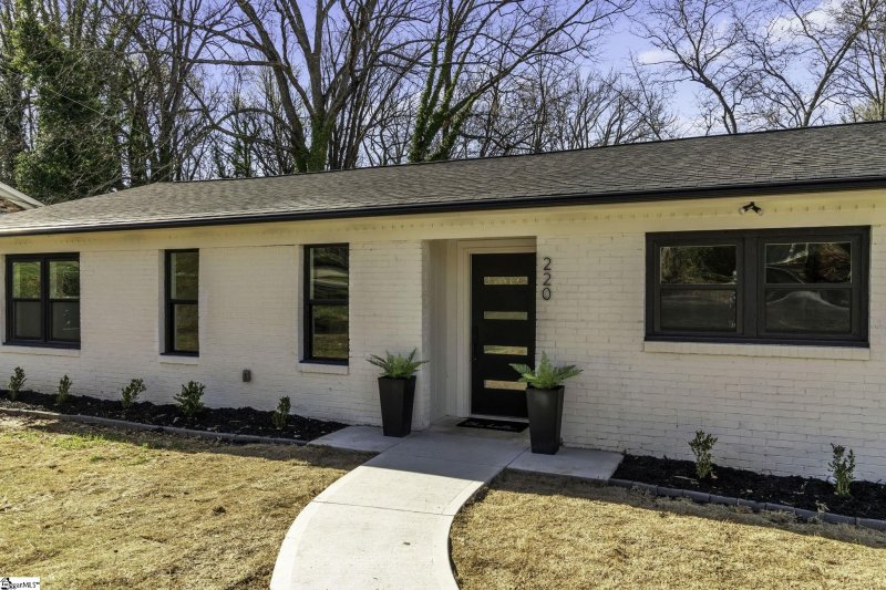 Property image 3 at 220 Azalea Court, Greenville, SC 29615