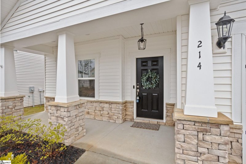 Property image 2 at 214 Pewter Circle, Simpsonville, SC 29680