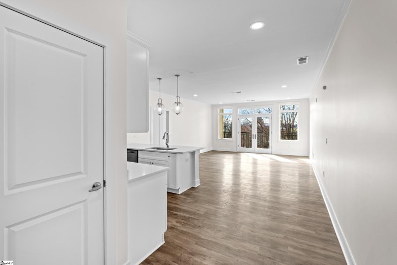 Property image 2 at 98 E McBee Avenue, Greenville, SC 29601
