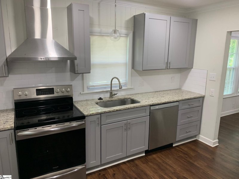 Property image 4 at 17 Henderson Street, Greenville, SC 29611