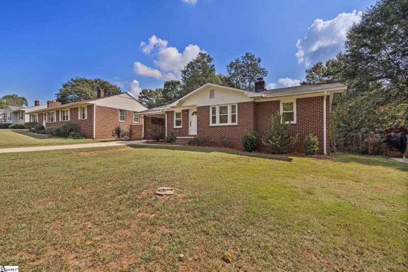 Property image 2 at 117 Farmington Road, Greenville, SC 29605