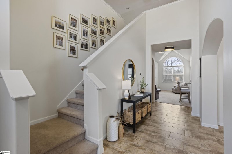 Property image 3 at 109 Roberts Hill Drive, Taylors, SC 29687