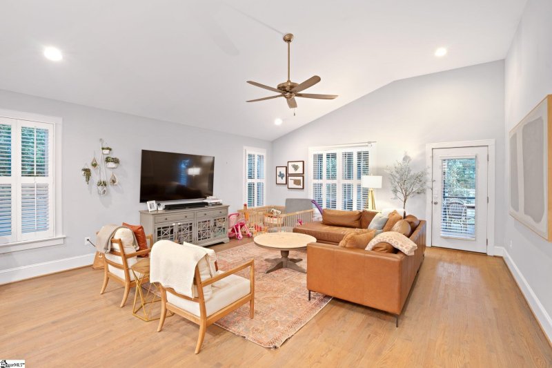 Property image 4 at 136 Lanneau Drive, Greenville, SC 29605