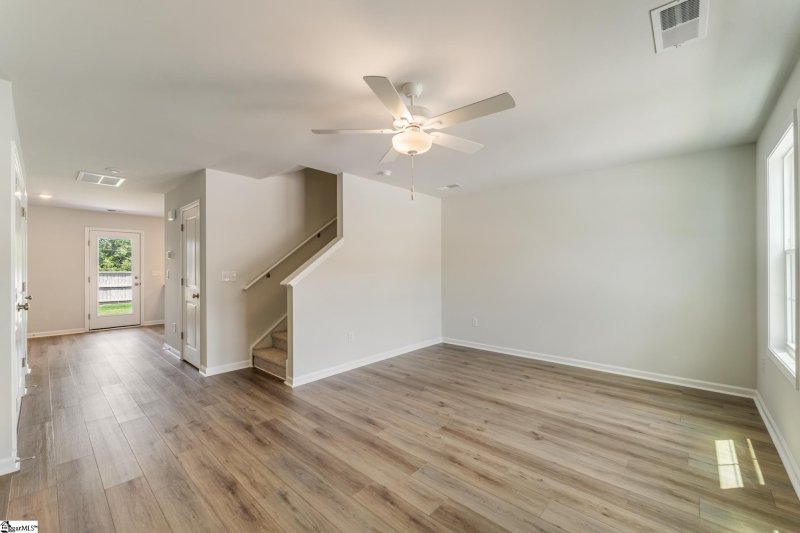 Property image 3 at 617 Blossom Run, Spartanburg, SC 29307