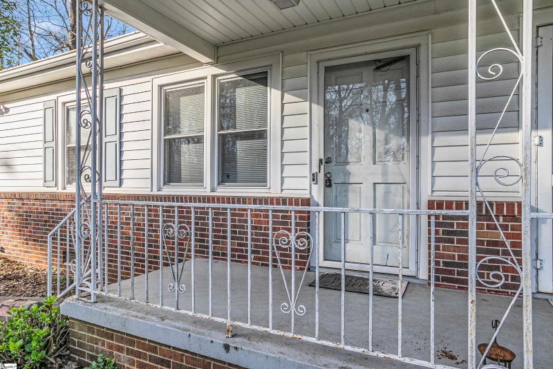 Property image 3 at 121 White Oak Drive, Greenville, SC 29607