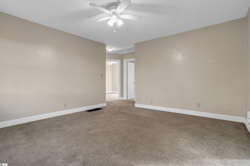 Property image 4 at 121 White Oak Drive, Greenville, SC 29607