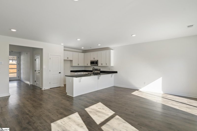 Property image 4 at 1238 Westgate Village Drive, Spartanburg, SC 29301-0000