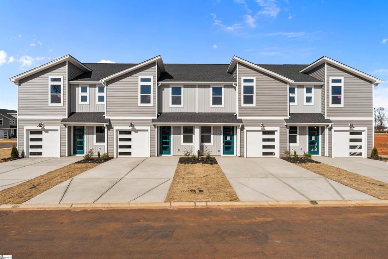 Property image 2 at 1227 Westgate Village Drive, Spartanburg, SC 29301-0000