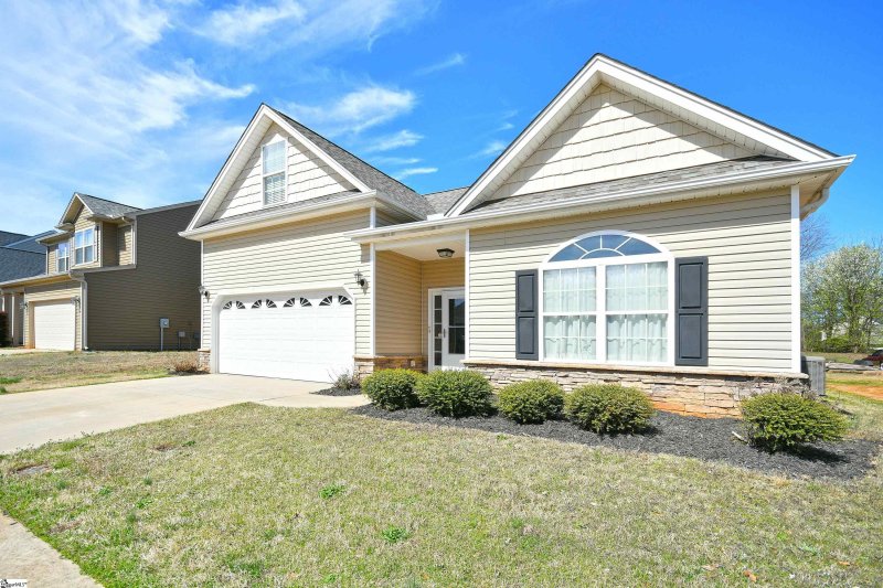 Property image 2 at 5 Norwell Lane, Greenville, SC 29605