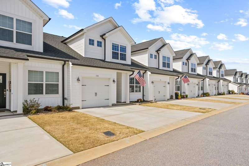 Property image 2 at 130 Aleppo Lane, Greer, SC 29651-2206