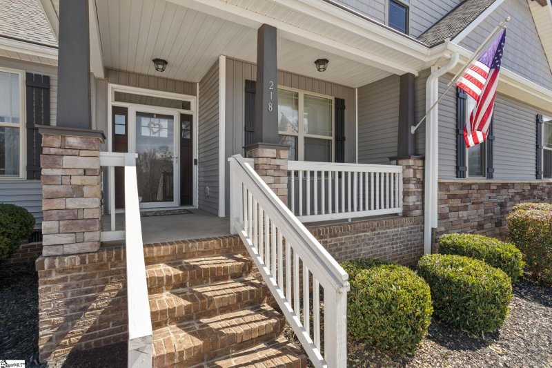 Property image 3 at 218 Willowgreen Way, Greer, SC 29651