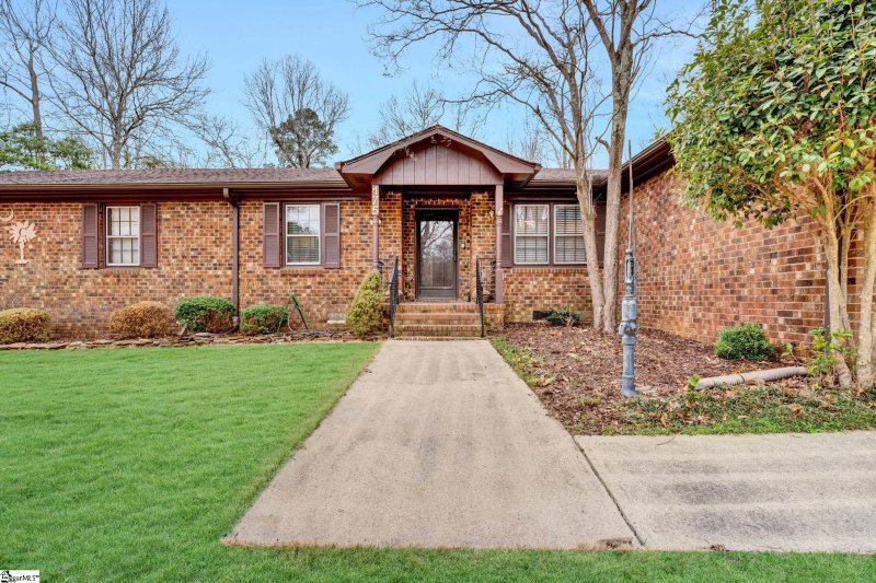 Property image 3 at 175 Carolina Way, Fountain Inn, SC 29644