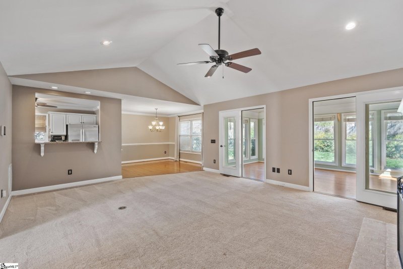 Property image 3 at 205 Plum Creek Lane, Greenville, SC 29607