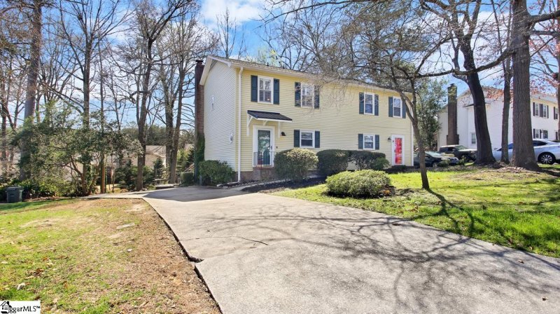 Property image 2 at 110 Village Court, Greer, SC 29651