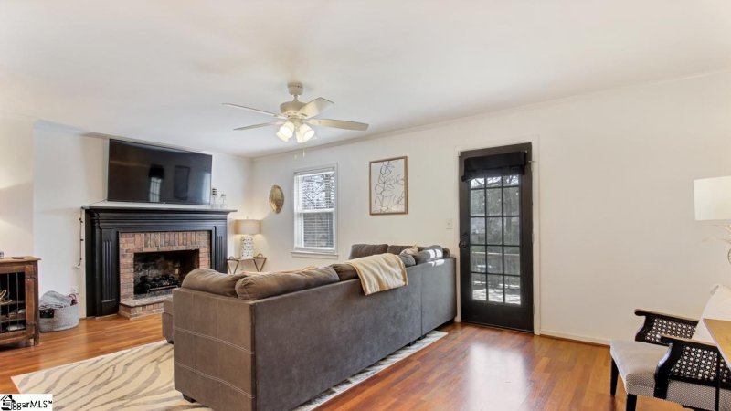 Property image 5 at 110 Village Court, Greer, SC 29651