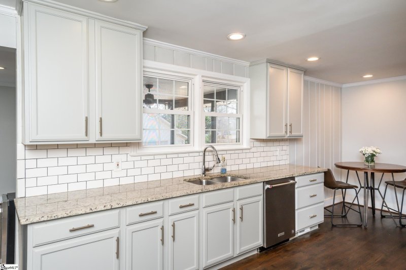 Property image 3 at 8 Stonewall Lane, Greenville, SC 29615