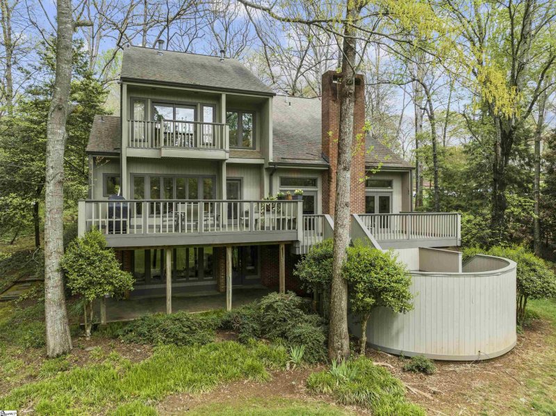 Property image 3 at 8 DeBraham Court, Greenville, SC 29605