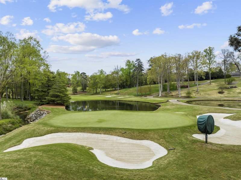 Property image 5 at 8 DeBraham Court, Greenville, SC 29605