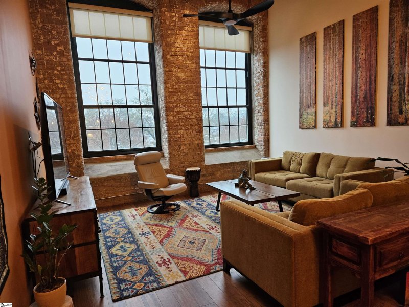 Property image 3 at 400 Mills Avenue, Greenville, SC 29605