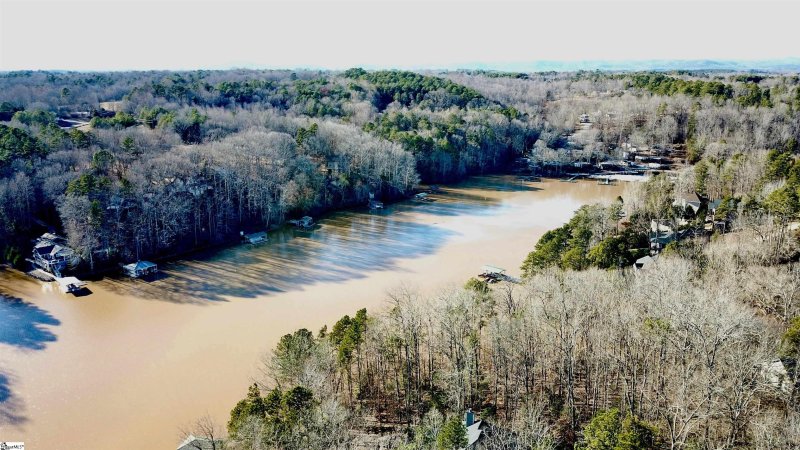 Property image 5 at 113 W Waters Edge Lane, West Union, SC 29696