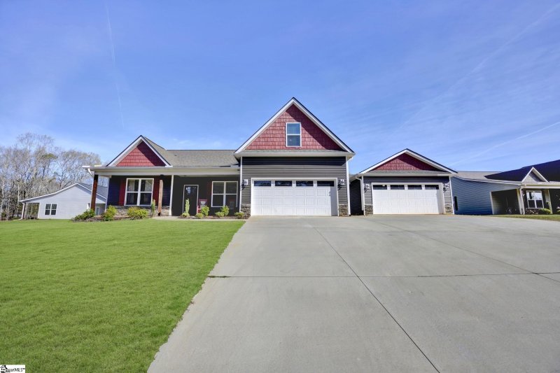 Property image 3 at 120 Inlet Pointe Drive, Anderson, SC 29625