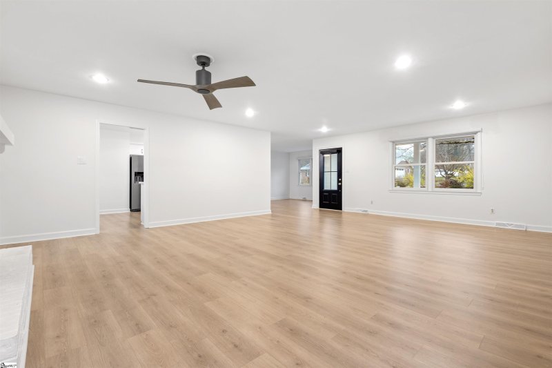 Property image 4 at 33 S Del Norte Road, Greenville, SC 29615