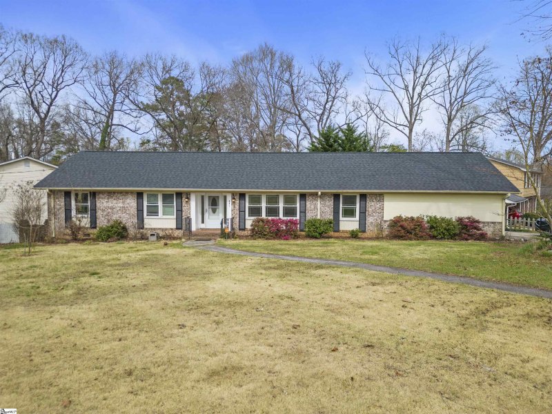 Property image 2 at 201 Confederate Circle, Taylors, SC 29687