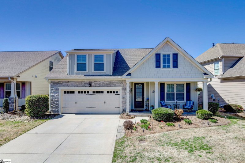 16 Briarhill Drive