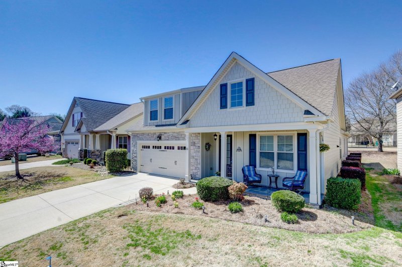 Property image 2 at 16 Briarhill Drive, Simpsonville, SC 29680