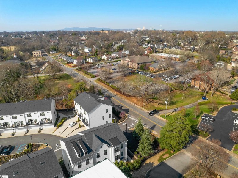 Property image 5 at 7 Millside Circle, Greenville, SC 29605