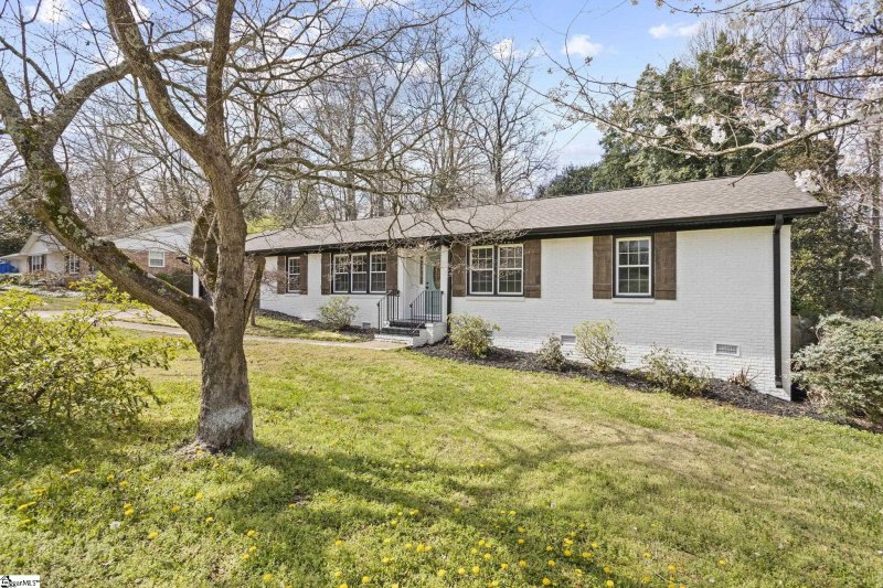 Property image 2 at 402 Brook Glenn Road, Taylors, SC 29687