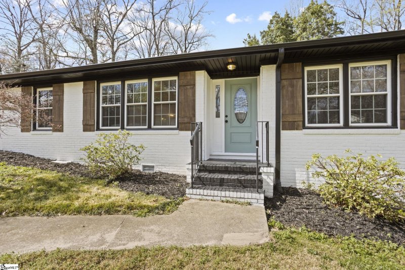 Property image 3 at 402 Brook Glenn Road, Taylors, SC 29687