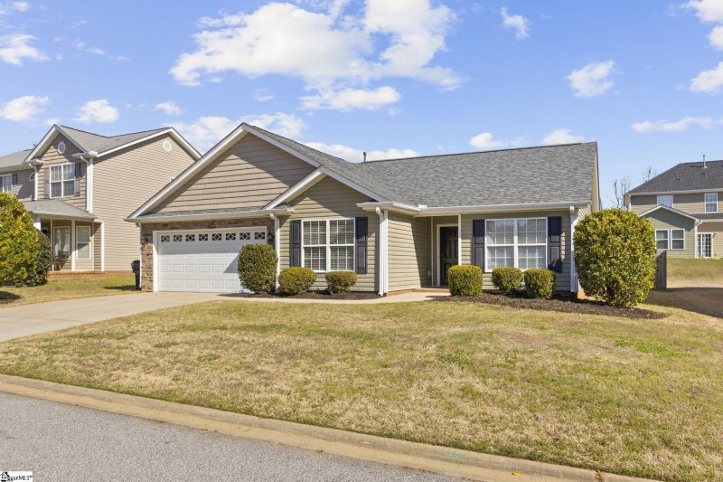 Property image 3 at 24 Whitethorn Lane, Greenville, SC 29607