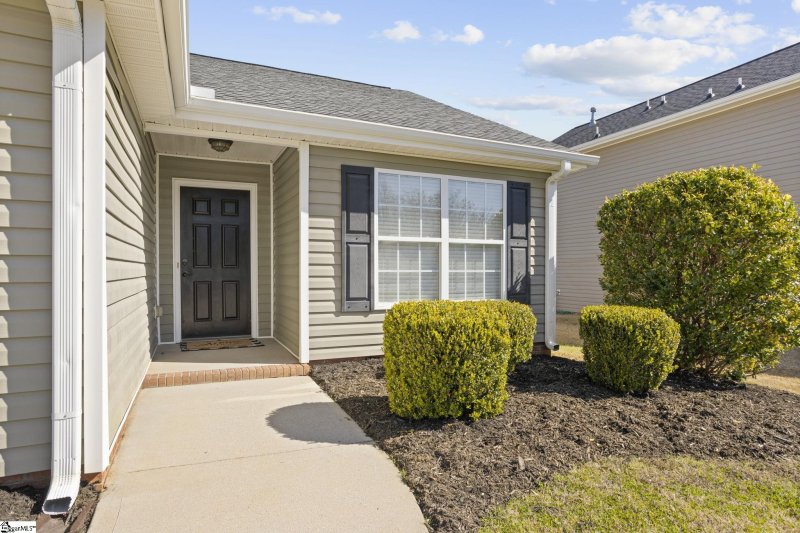 Property image 4 at 24 Whitethorn Lane, Greenville, SC 29607