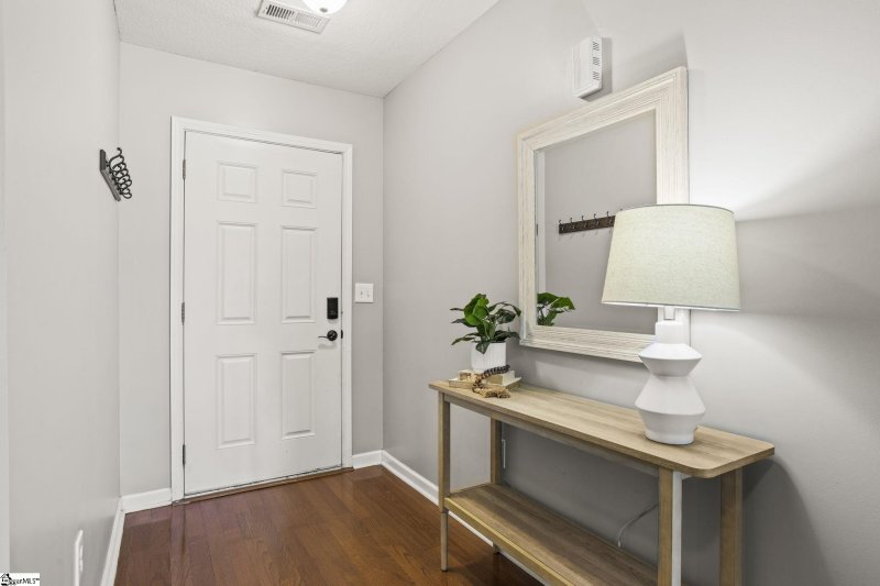 Property image 5 at 24 Whitethorn Lane, Greenville, SC 29607