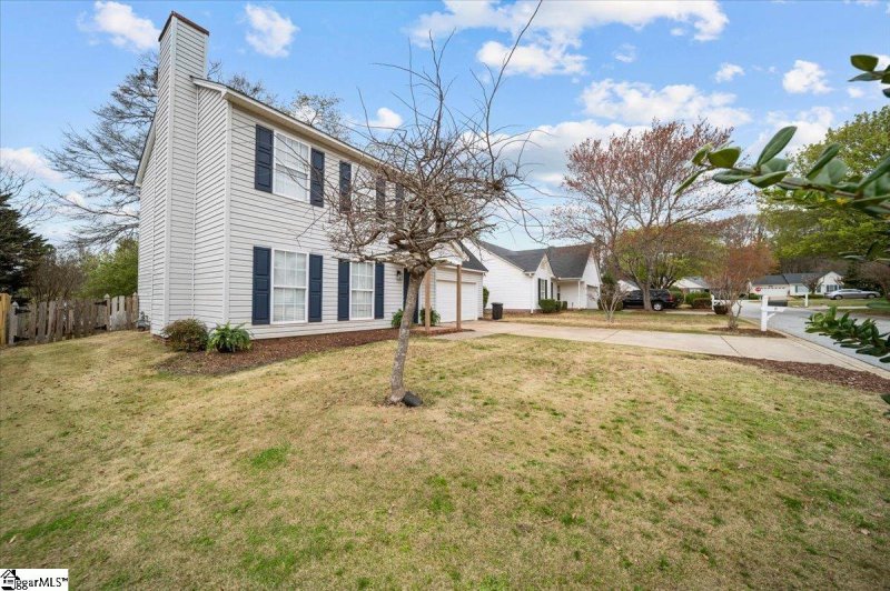 Property image 3 at 8 Sandy Point Court, Simpsonville, SC 29680